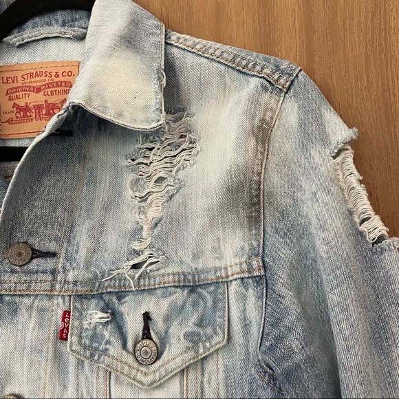 Custom Distressed Levi’s Denim Trucker Jacket - Picture 5 of 5